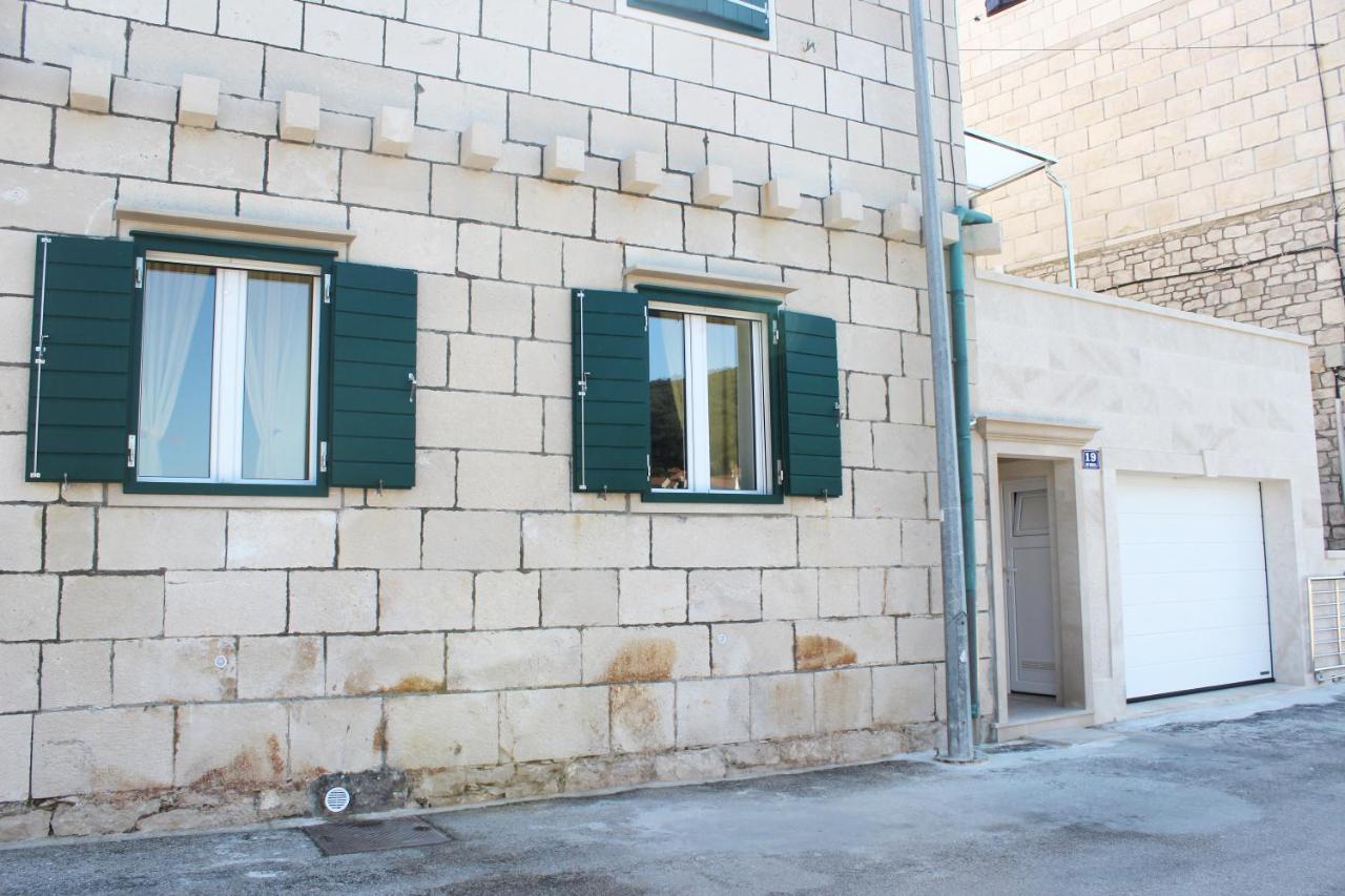The View Apartment Pucisca Exterior photo