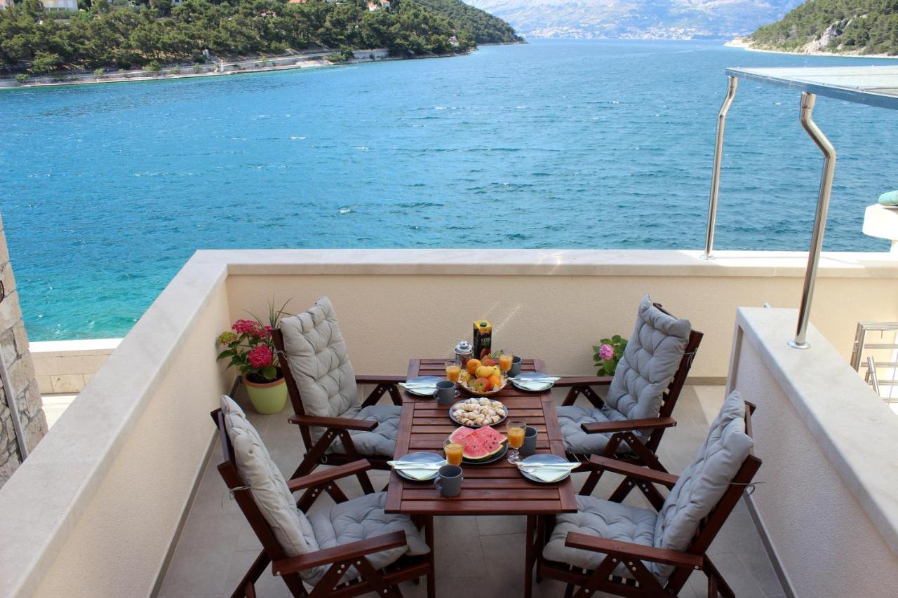 The View Apartment Pucisca Exterior photo