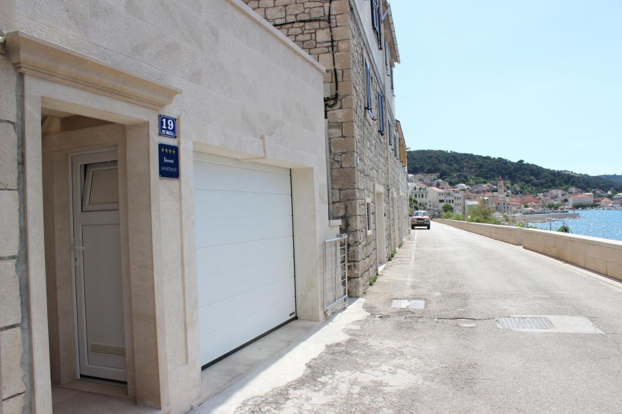 The View Apartment Pucisca Exterior photo
